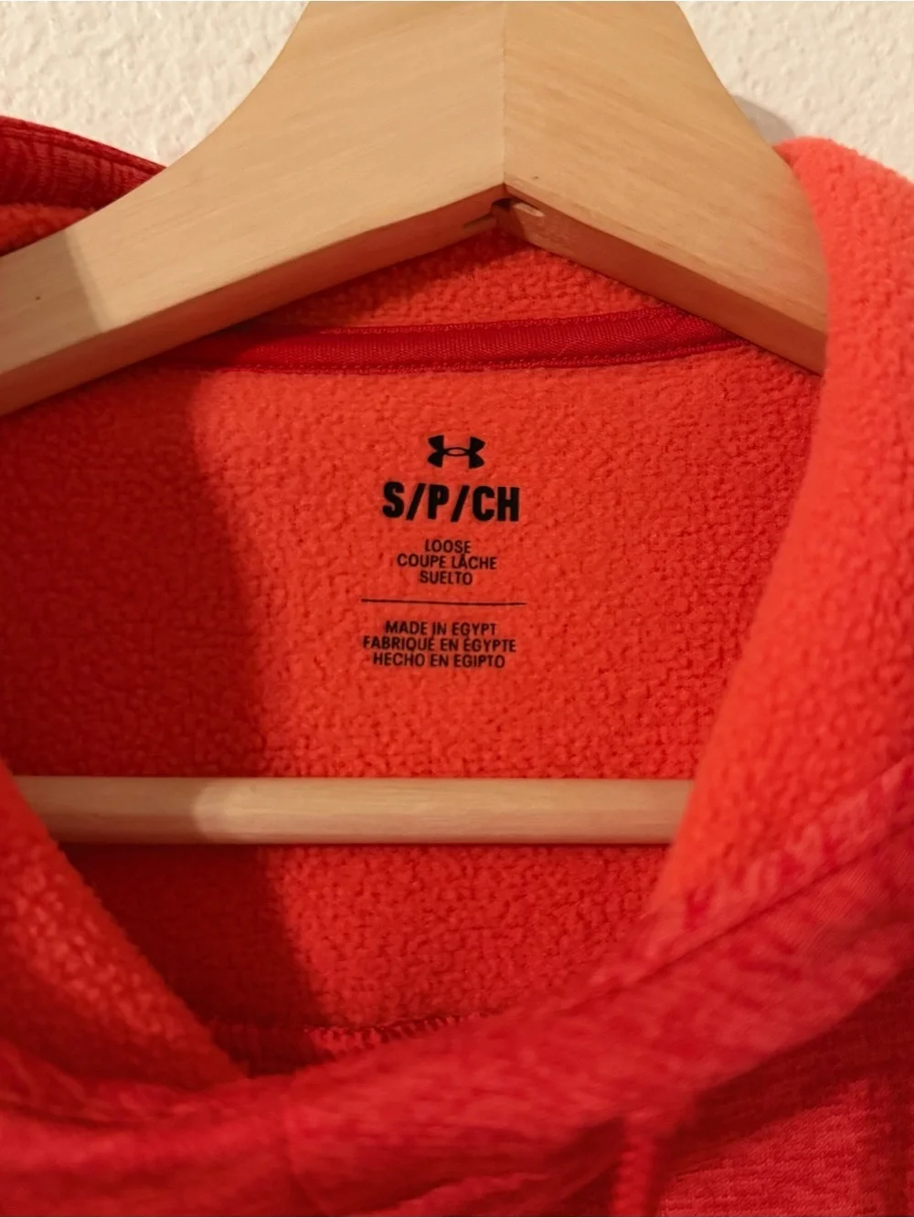 Under Armour Pullover Hoodie Mens Sz Small Fleece Twist Red Loose Fit Drawstring